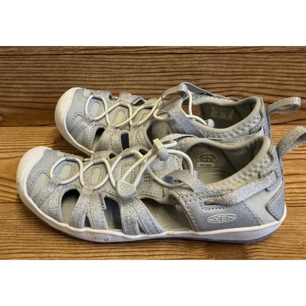 Keen Girls Moxie Sandal Waterproof Outdoor Hiking Play Shoes Water Silver sz 1